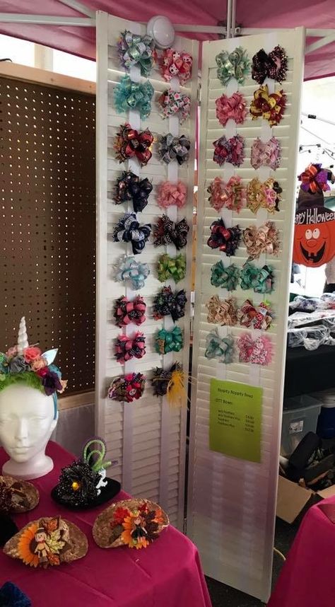 Diy Bow Display Craft Booths, Hair Bow Display Craft Show, Hair Bow Display, Bow Display, Craft Fair Booth Display, Vendor Displays, Fair Display, Craft Fairs Booth, Craft Booth Displays