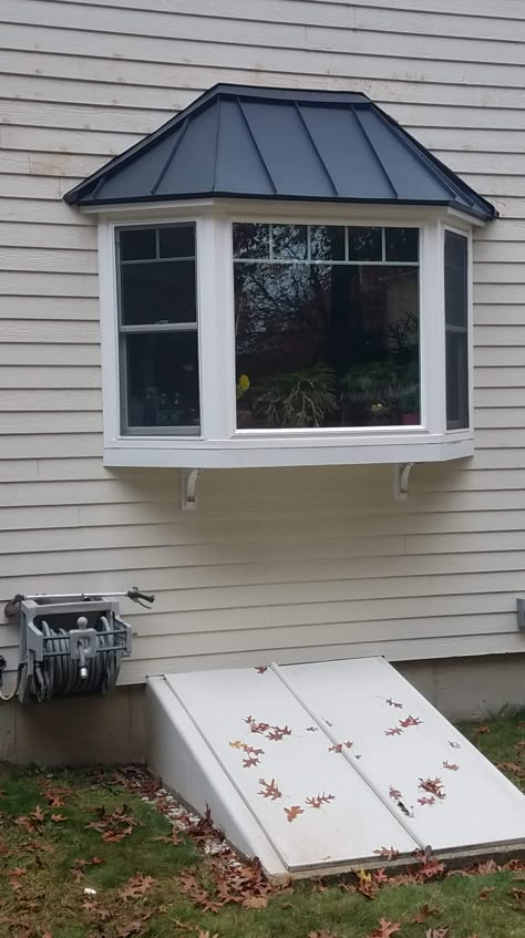 Aluminum custom fabricated bay window roof make a great architectural accent. Exterior Bay Window, Bay Window Roof, Bay Window Exterior, Window Bay, Bay Window Design, Space Installation, Window Remodel, Window Roof, Roofing Ideas