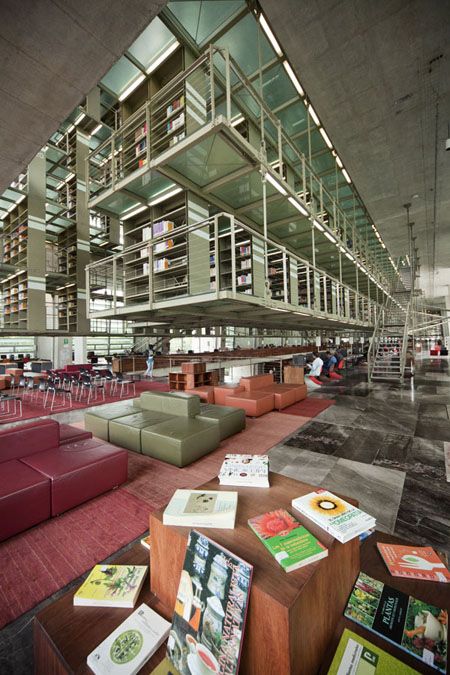 Biblioteca Pública de México (via bookshelfporn.com) Atrium Design, Mexican Vacation, World Library, Library Bookshelves, Library Architecture, City Library, Library Images, México City, Home Libraries