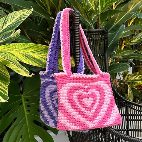 Spoil That New Baby: Luxurious (But Easy!) Crochet Patterns Cute Purple Crochet Ideas, Purple Crochet Projects, Purple Crochet Bag, Radiating Heart, Crochet Violet, Crochet Purple, Purple Yarn, Multi Colored Bag, Crochet Kids Hats