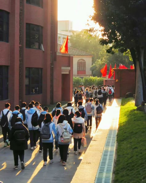 Chinese School, Academic Aesthetic, Best Study Tips, Korean Picture, Chinese Aesthetic, Spanish Teaching Resources, Public High School, Study Photos, Teaching Practices