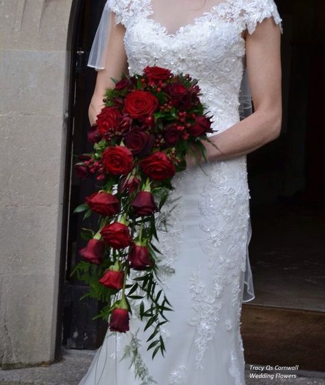 Red Boquetes Of Flowers Wedding, Red Hand Bouquet Wedding, Bride Bouquets Red, Red And White Cascading Wedding Bouquets, Christmas Bridal Bouquet Cascading, Long Stem Rose Bouquet Red, Cascading Red Rose Bouquet, Red Garden Rose Bouquet, Red Rose Bridal Bouquet