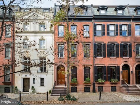 Philadelphia Row House Exterior, Philadelphia Townhouse, Philly Townhouse, Philadelphia Row House, Philly Rowhome, Philadelphia Aesthetic, Philadelphia Homes, Philadelphia Apartment, Townhouse Exterior