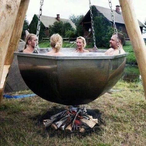 Hillbilly Hot Tub, Gömda Rum, Ag Mechanics, Hot Tub Gazebo, Diy Hot Tub, Bushcraft Skills, Hot Tub Backyard, Garden Tub, Diy Pergola