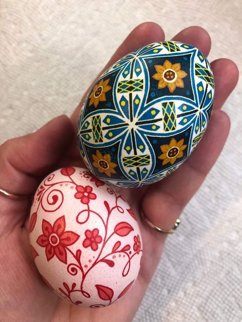 Pysanky Designs, Ukrainian Eggs, Simple Pysanky Patterns, Christmas Pysanky, Drop Pull Pysanky, Russian Easter Eggs, Ukrainian Egg Designs, Ukrainian Eggs Patterns, Ukranian Eggs Design