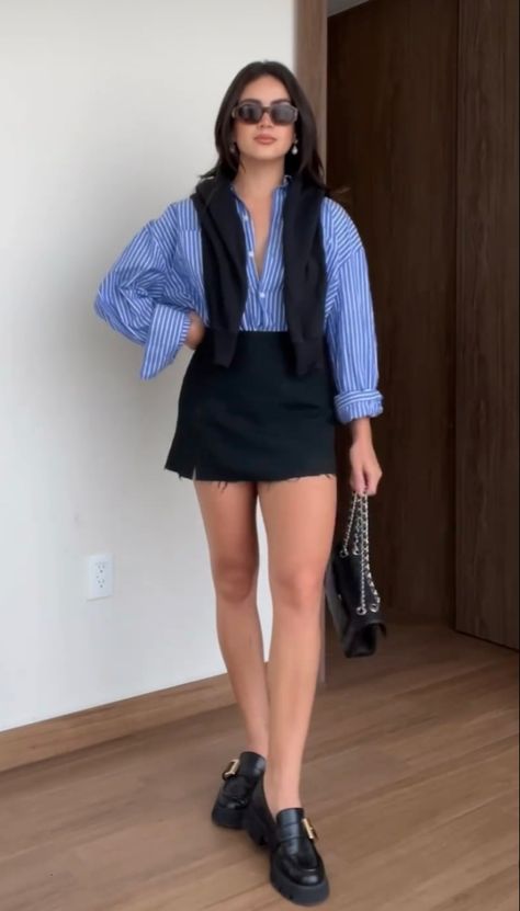 Blue And Black Work Outfit, Busan Outfit, Outfit For Brunch, Fall Skirt Outfits, Long Denim Skirt Outfit, Stylish Denim Skirt, Mini Skirt Outfits, Brunch Nyc, Jean Skirt Outfits