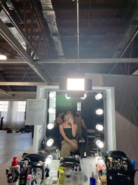 Modeling Set Aesthetic, Brand Model Aesthetic, Film And Tv Makeup Artist, Makeup Chair Photoshoot, Bts Model Photoshoot, Photoshoot Behind The Scenes Aesthetic, On Set Aesthetic, Actress Aesthetic Life, Model Aesthetic Photography