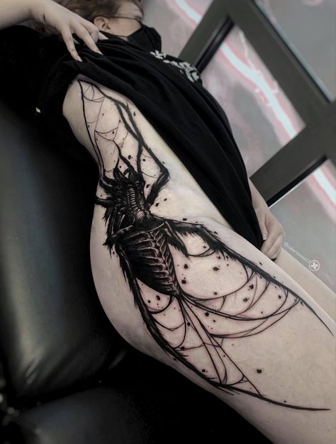 Dark Tattoo Ideas, Gotik Tattoo, Sharpie Tattoos, Wicked Tattoos, Inspiration Tattoos, Spider Tattoo, Creepy Tattoos, Gothic Tattoo, Dark Feminine