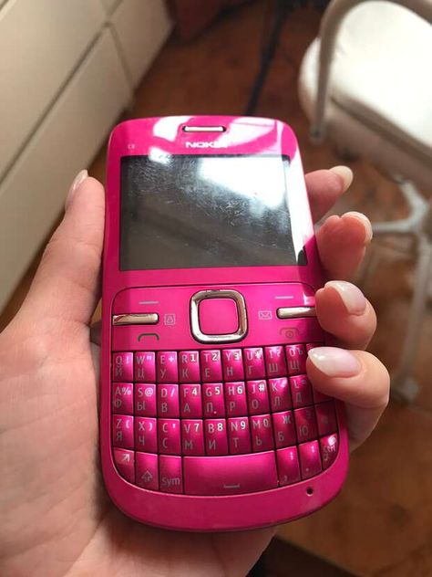 Early 2000s Phone, 2005 Phone, 2010 Phone, 2000s Telephone, 2000s Cell Phone Aesthetic, Pink Electronics, Ema Skye, 2005 Aesthetic, Pink 2000s Flip Phone