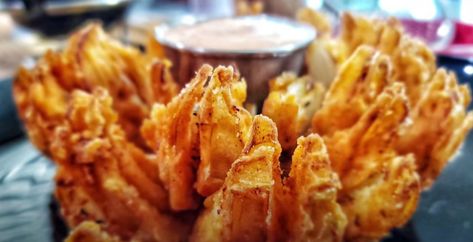 Cactus Blossom Texas Roadhouse Recipe (Copycat) Outback Blooming Onion, Texas Roadhouse Recipes, Chilis Copycat Recipes, Blooming Onion Sauce, Texas Roadhouse Steak Seasoning, Thanksgiving Casserole Recipes, Chili Sauce Recipe, Spicy Dipping Sauce, Blooming Onion