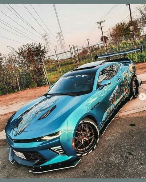 carros Cars Tattoo, Sports Cars Mustang, Wallpaper Hippie, Tattoo Car, Luxe Auto's, Car Aesthetics, Aesthetic Cars, Cars Aesthetic, Camaro Car