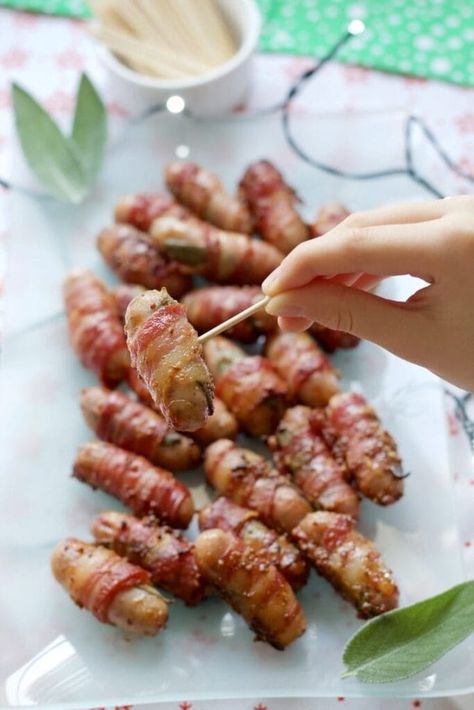 Delicious & sticky party sausages wrapped in bacon & glazed with mixture of honey & mustard for added sweetness & gentle heat. Easy party food loved by all! Perfect little nibble for any occasion! #partysausages #honeyandmustardsausages #wrappedinbacon #pigsinblankets Party Sausages, Party Appetizer Ideas, Pink Party Foods, Best Party Appetizers, Greek Appetizers, Honey Mustard Glaze, Gala Night, Sausage Party, Spicy Cheese