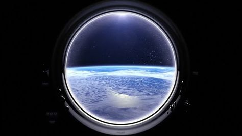 Spaceship Window, Earth View, Spaceship Interior, Star Trek Series, Perfume Ad, Up To The Sky, Alien Worlds, Window View, Blade Runner