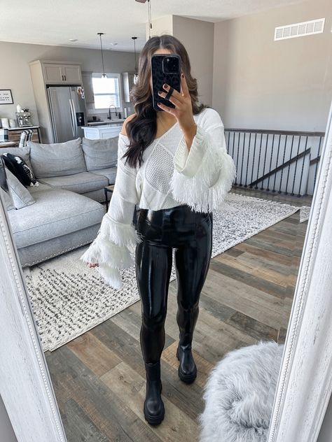 Fringe Sweater Outfit, Patent Leather Leggings Outfit, Leather Leggings Outfit Casual, Leather Leggings Outfit Fall, Patent Leather Pants, Faux Leather Leggings Outfit, Puffer Vest Outfit, Chelsea Boots Outfit, Patent Leather Leggings