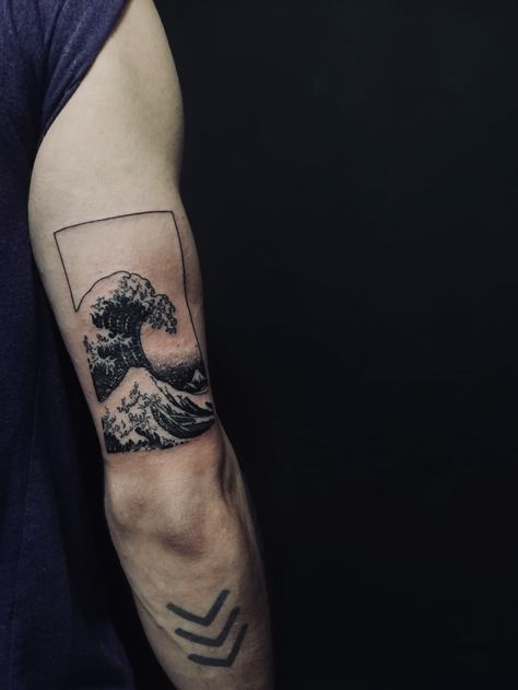 Kanagawa Wave Tattoo, Japanese Mountain Tattoo, Tri Tattoo, Woodcut Tattoo, Simple Tattoos For Guys, Wave Tattoo, Tattoo Sleeves, Tasteful Tattoos, Japanese Artwork