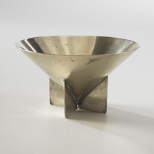 Search Results for cup | Wright: Auctions of Art and Design Ilonka Karasz, Keramik Design, Metal Cups, Metal Bowl, Design Objects, Objects Design, Art Object, Magazine Covers, Glass Table