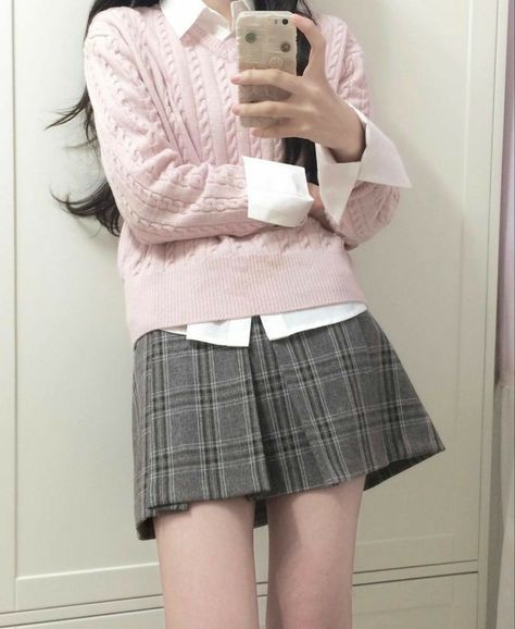 Pink Academia, The Cardigans, Grey Outfit, 가을 패션, Pink Outfit, Girly Outfits, Dream Clothes, Skirt Outfits, Pretty Outfits