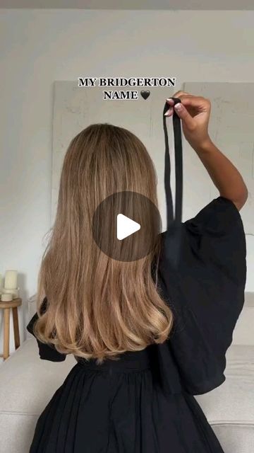 Woman Laughing, Tail Hairstyle, Ponytail Tutorial, Braids For Medium Length Hair, Half Ponytail, Natural Hair Tutorials, Medium Length Hair Men, Hairstyles For Medium Length Hair Easy