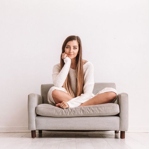 15 Of The Best Christian Girl YouTube Channels To Be Watching | Kaci Nicole Kaci Nicole, Christian Youtubers, Heather Lindsey, Bible Study Videos, Jess Conte, Sadie Robertson, Scripture Memorization, Christian Girl, Create Content