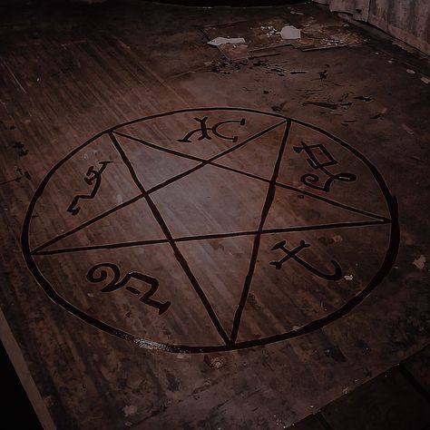 Crowley Spn Aesthetic, Crowley Supernatural Aesthetic, Hunter Supernatural Aesthetic, Supernatural Hunter Aesthetic, Dean Winchester Aesthetic, Crowley Aesthetic, Winchester Aesthetic, Spn Aesthetic, Supernatural Aesthetic