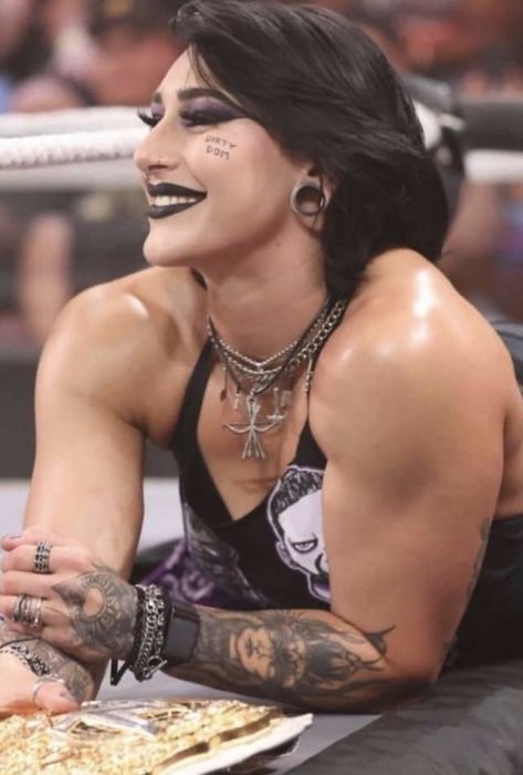 Rhea Ripley Tattoo Ideas, Terror Twins, Mami Rhea, Rhea Ripley, Female Wrestlers, Christmas Art, Wwe, Diva, Twins