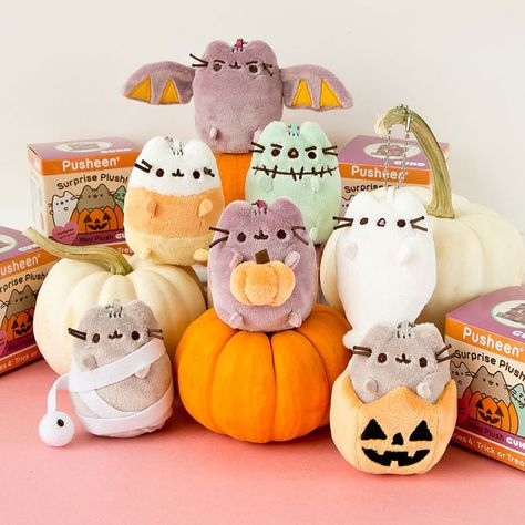 Pusheen Halloween Surprise Plush #pusheenthecat #pusheen #halloween #plush #kawaii Pusheen Items, Halloween Pusheen, Pusheen Halloween, Halloween Lifestyle, Pusheen Stuff, Hello Dolly Bars, Pusheen Birthday, Pusheen Plush, Pusheen Cute