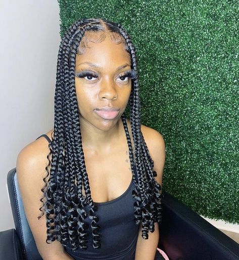 Cory Leroy Braids, Big Short Knotless Box Braids, Big Short Braids With Curls, Braids Medium Length Hair Black, Big Breads Style, Short Braids With Curls For Black Women, Edges Hairstyles With Braids, Box Braid Edges, Chest Length Braids