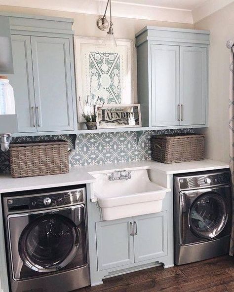 Diy Lavanderia, Minimalist Decorating, Modern Farmhouse Laundry Room, Laundry Room/mud Room, Dream Laundry Room, Farmhouse Laundry, Farmhouse Laundry Room, Laundry Room Cabinets, Laundry Room Remodel