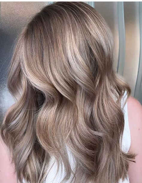 Champagne Blonde Hair, Champagne Hair, Dark Grey Hair, Ash Blonde Hair Colour, Hair Blond, Level 7, Hair Upstyles, Ash Blonde Hair, Dark Blonde Hair