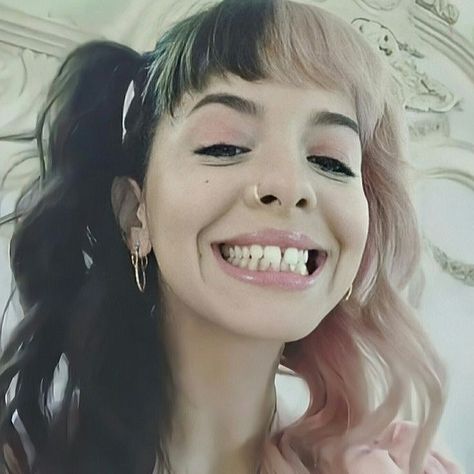 Strawmellie Pfp, Melanie Martinez Teeth, Mealine Martinez, Gap Teeth, Tunnel Vision, Her Music, Melanie Martinez, Adele, Martini