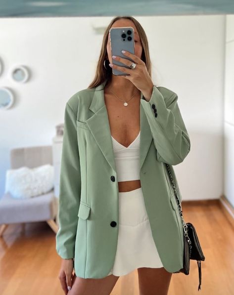 Light Green Blazer Outfit, Mint Blazer Outfit, Green Blazer Outfit, Mint Blazer, Summer Night Outfit, Verde Jade, Blazer Zara, Blazer Outfit, Green Blazer