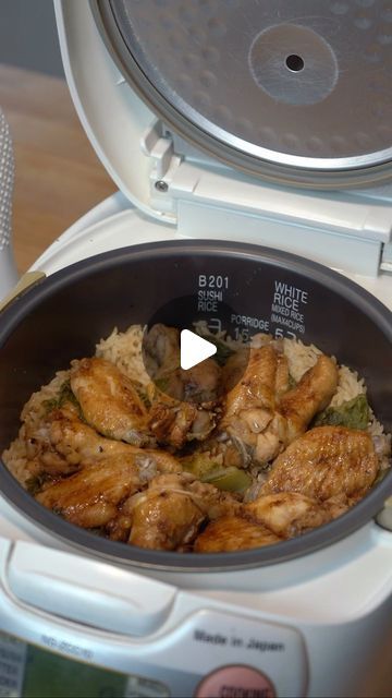 Rice Robot Recipes, Rice Cooker Recipes Chicken, Rice Cooker Risotto, Rice Cooker Fried Rice, Rice Cooker Meals, Sushi Co, Garlic Wings, Soy Chicken, Rice Cooker Recipes