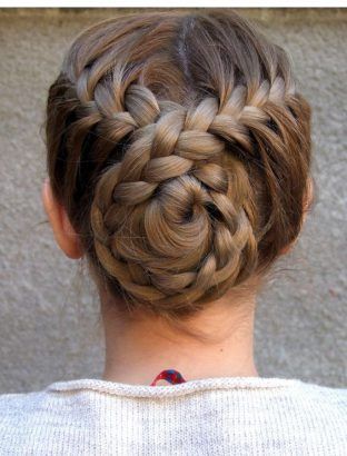 Coiffure : les 15 plus beaux chignons tressés repérés sur Pinterest ! Gymnastics Hair, Braid Inspiration, Dance Hairstyles, Medium Long Hair, Medium Hairstyles, Braided Hairstyles Easy, French Braid, Girls Hair, Hairstyles Haircuts