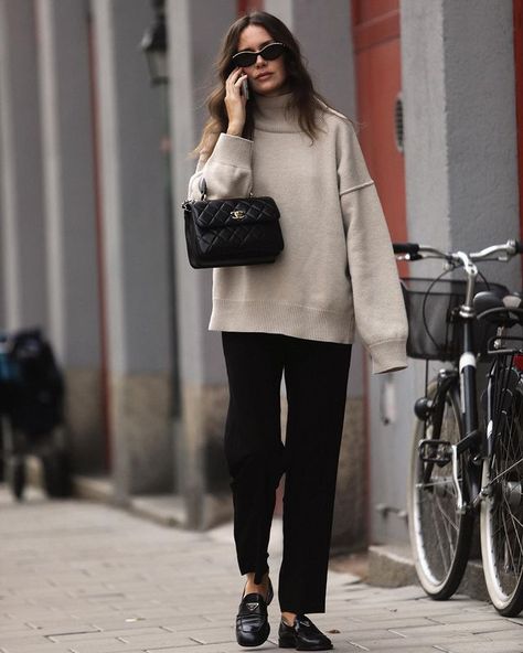 Caroline Blomst, Loafers Outfit, Style Casual Chic, Looks Street Style, 가을 패션, Looks Style, Mode Inspiration, Fall Winter Outfits, Outfits Casuales