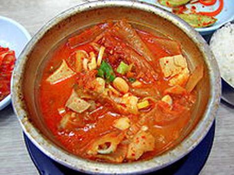 Kim Chee Soup, Jjigae Recipe, Kim Chee, Japanese Curry, Kim Chi, Korean Dishes, Tuna Recipes, Hawaiian Food, Canned Chicken