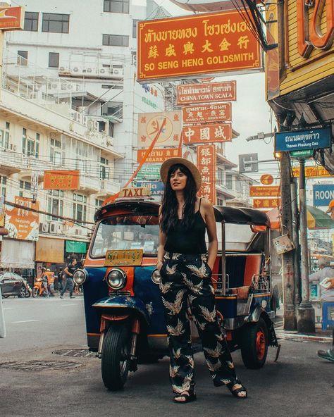 Discover the most awesome Instagrammable places in Bangkok that will make great Bangkok photography spots and also are quite an adventure to visit. Bangkok Trip Outfit, Hatyai Photography, Asia Travel Outfit Ideas, Hatyai Thailand Photography, Bangkok Night Aesthetic, Thailand Fashion Outfits Street Style, Bangkok Thailand Ootd Travel Outfits, Hatyai Thailand Aesthetic, Bangkok Outfit Travel Ootd