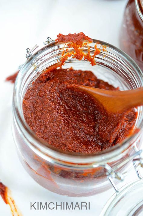 Asian Fermented Foods, Gochujang Paste Recipe, Gochujang Recipe, Sauce Pesto, Fermented Veggies, Fermentation Recipes, Asian Sauce, Paste Recipe, Korean Cooking