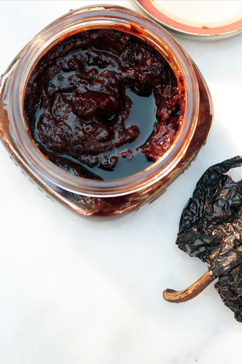 DIY Ancho Chili Paste recipe Ancho Chili Recipes, Pepper Jam Recipe, Chili Paste Recipe, Mexican Chilli, Pepper Jam, Homemade Curry, Lunch Prep, Ancho Chili, Healthy Plant Based Recipes