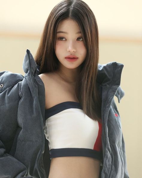 All Posts • Instagram Inverted Triangle Outfits, Ive Wonyoung, Model Face, 인물 사진, Kpop Girl Groups, Tommy Jeans, Ulzzang Girl, Role Models, South Korean Girls