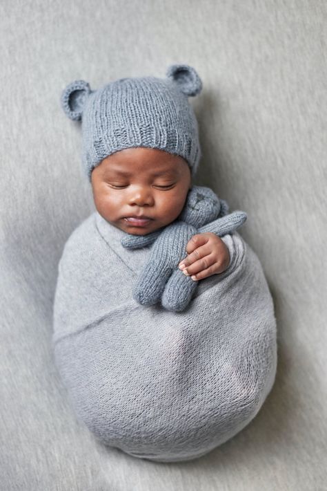 Newborn Shoots, Newborn Black Babies, Baby Boy Newborn Pictures, Newborn Photography Boy, Black Baby Boys, Cute Black Babies, Newborn Baby Photoshoot, Beautiful Black Babies, Baby Shoot