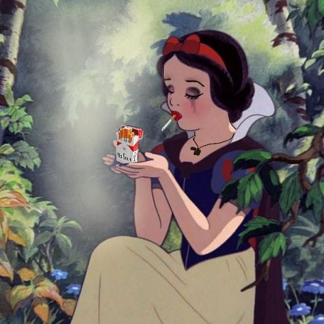 Snow White And Cinderella, Snow White 1937, Snow White Disney, Princess Snow White, 7 Dwarfs, White Icons, Princess Photo, Disney Snow White, Into The Forest