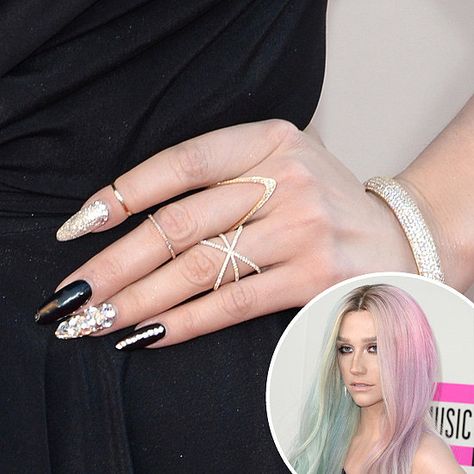 Ke$ha's Fab Nails and Flashy Jewelry at the AMAs✨ #Kesha #Style #Inspiration Celebrity Nails, Her Nails, Popsugar Beauty, Kesha, Colorful Hair, I Love Nails, Celebrity Beauty, Golden Globes, Love Nails