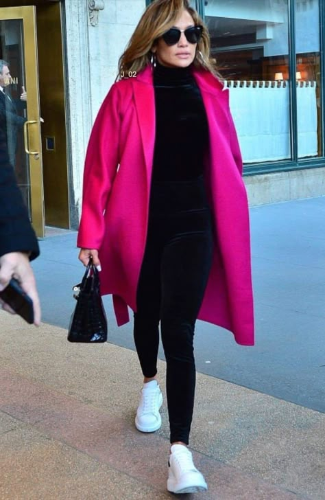 Fuchsia Trench Coat Outfit, Fuschia Coat Outfit Winter, Colorful Business Casual Plus Size, Pink Coatigan Outfit, Fuschia Coat Outfit, Fushia Coat Outfit, Fuchsia Coat Outfit, Hot Pink Shacket Outfit, Hot Pink Coat Outfit Winter