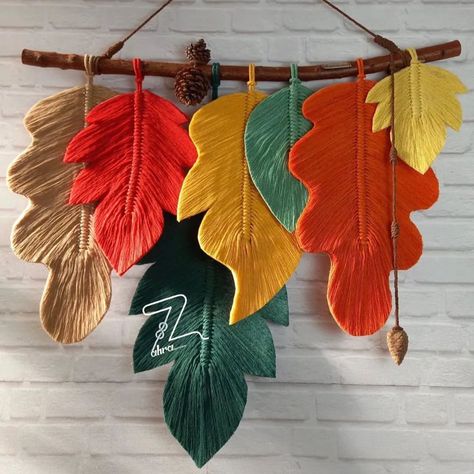 Fall is definitely my favorite season!! 😍 This wall hanging is perfect and it was made by @macrame.zahra Follow and support this artist!✨ | Instagram Fall Macrame Wall Hanging, Macrame Turkey, Fall Macrame Ideas Diy, Fall Macrame Ideas, Macrame Crafts, Macrame Style, Macrame Tutorials, Diy Boho Decor, Macrame Knots Pattern