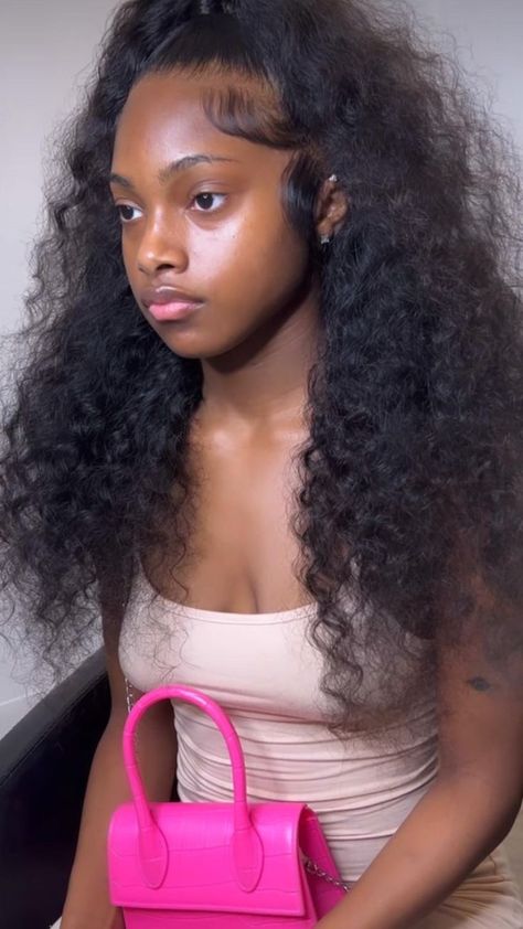 Hair Quick Weave, Quick Weave Curly, Hairstyles Baddie, Cute Weave Hairstyles, Down Hairstyles For Prom, Curly Hair Half Up Half Down, Hair Half Up Half Down, Hairstyles For Prom, Weave Ponytail Hairstyles