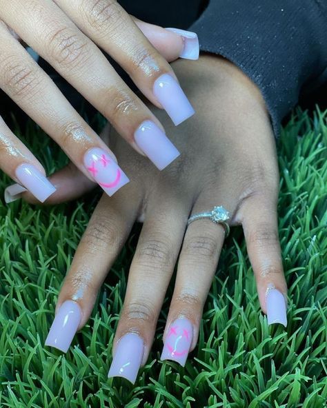 444 Nails Acrylic, Cute Simple Acrylic Nails Ideas, Short Nails On Dark Skin, Medium White Acrylic Nails, Drip Nails, Colored Acrylic Nails, White Acrylic Nails, Cute Acrylic Nail Designs, Dope Nail Designs