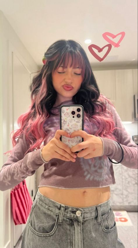 Miranda rae via ig story Miranda Rae Hair Pink, Miranda Rae Hair, Dyed Bangs, Miranda Rae, Comfort Youtubers, Pink And Black Hair, Ciara Bravo, Light Pink Hair, Hair Color Streaks