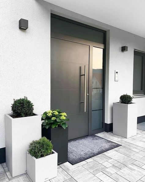 Modern Entrance Door, Modern Porch, Home Door Design, Modern Entrance, Modern Front Door, Front Entrance, Home Entrance Decor, House Doors, Entrance Decor