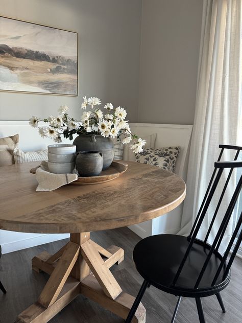 42 White Oak Round Dining Table, Round Kitchen Table Decor, Eat In Kitchen Table, Round Dining Table Decor, Dining Room Nook, Room Nook, White Kitchen Table, Wooden Kitchen Table, Pine Kitchen