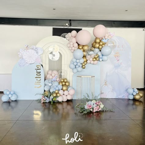 #luxuryevent #luxuryballoons #partyballoons #eventdesigner #beautifuldecor #partyideas#ballooninstalation #eventinspo #birthdayparty Cinderella Backdrop Ideas, Cinderella Backdrop, Birthday Deco, Sweet 17, Disney Princess Birthday Party, Princess Theme Birthday, Cinderella Birthday, Disney Princess Birthday, Backdrop Ideas